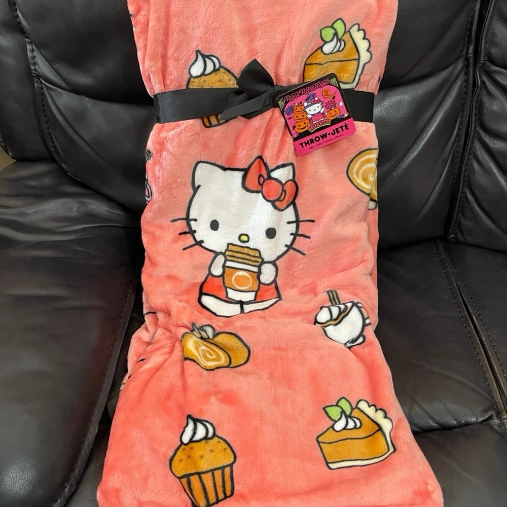 HELLO KITTY Sweet Treats to Go Throw -Thanksgiving Hello Kitty Throw